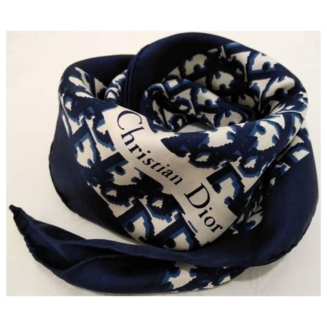 foulard dior bleu marine|Carré de soie de luxe Mitzah et foulards .